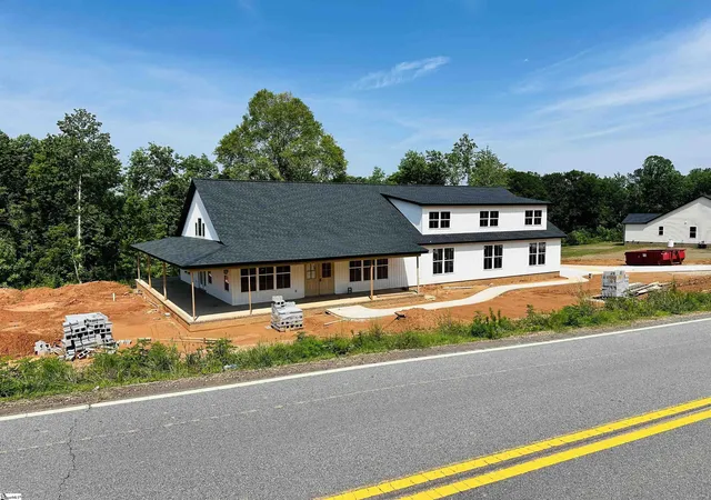 2nd image of 850 Cattle Dr, Laurens, SC 29360 | MLS# 1593609