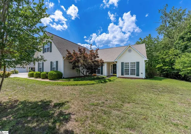 Homes for sale in Taylors, SC | 1 Boysenberry Dr, Taylors, SC 29687 | MLS# 1594803