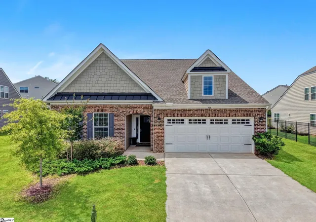 1st image of 304 Double Crest Dr, Taylors, SC 29687 | MLS# 1589549