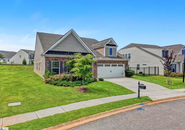 2nd image of 304 Double Crest Dr, Taylors, SC 29687 | MLS# 1589549