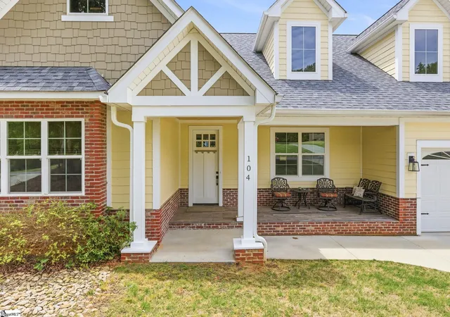 Homes for sale in Travelers Rest, SC | 104 Pineland Pl, Travelers Rest, SC 29690 | MLS# 1583088
