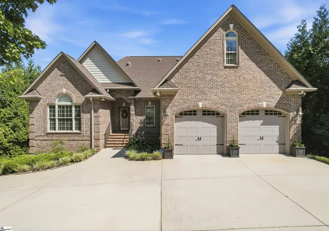 Photo 2 of Single family home for sale at 132 Neal Pointe Dr, Chesnee, SC 29323 | MLS# 1599921 | Listing updated on 2026-09-09
