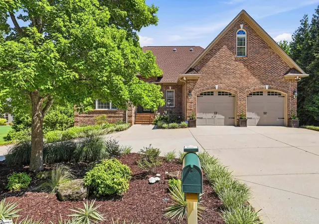 Photo 3 of Single family home for sale at 132 Neal Pointe Dr, Chesnee, SC 29323 | MLS# 1599921 | Listing updated on 2026-09-09