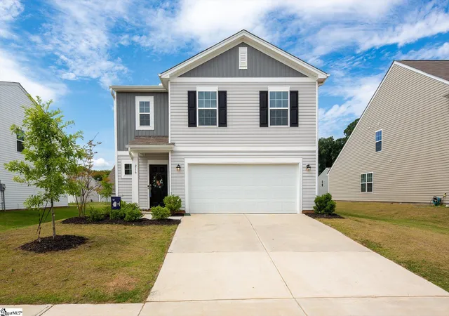 Photo 3 of Single family home for sale at 216 Wintersweet Wy, Greenville, SC 29605 | MLS# 1597598 | Listing updated on 2026-09-13