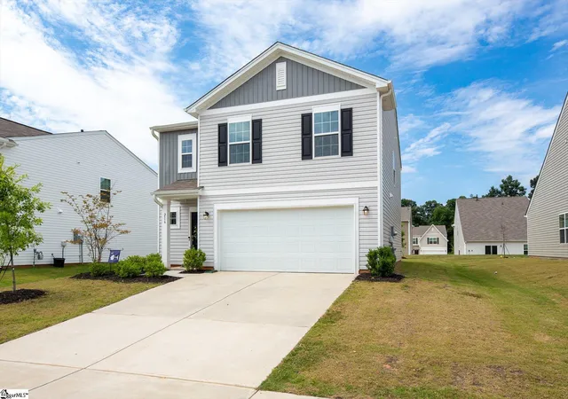 Photo 4 of Single family home for sale at 216 Wintersweet Wy, Greenville, SC 29605 | MLS# 1597598 | Listing updated on 2026-09-13