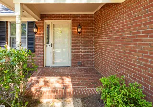 Photo 2 of Townhouse for sale at 142 Fairoaks Dr, Greenville, SC 29615 | MLS# 1587463 | Listing updated on 2026-09-14