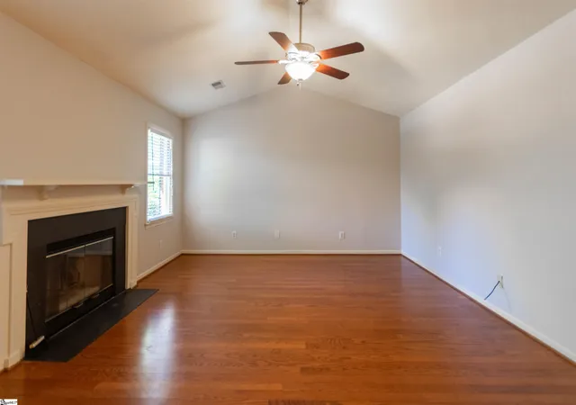Photo 3 of Townhouse for sale at 142 Fairoaks Dr, Greenville, SC 29615 | MLS# 1587463 | Listing updated on 2026-09-14