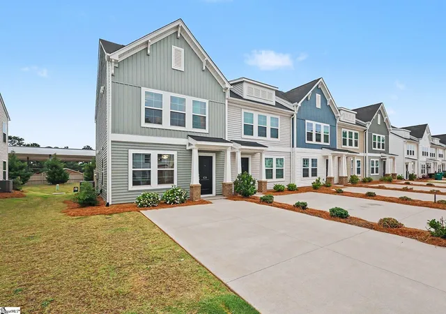 Photo 3 of Townhouse for sale at 639 Blossom Run Dr, Spartanburg, SC 29307 | MLS# 1592817 | Listing updated on 2026-09-11