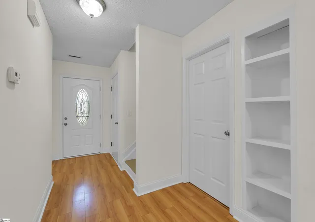 2nd image of 4 Raleigh Ct, Simpsonville, SC 29681 | MLS# 1592955