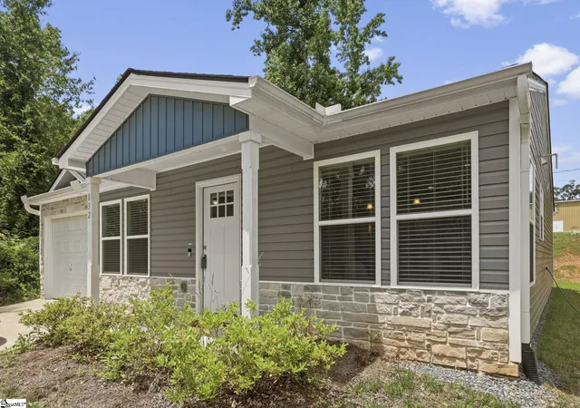 1st image of 832 Fairwood Dr, Woodruff, SC 29388 | MLS# 1593423
