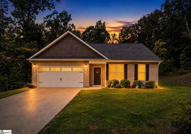 Photo 1 of Single family home for sale at 136 N Forest Cir, Marietta, SC 29661 | MLS# 1596563 | Listing updated on 2026-08-30