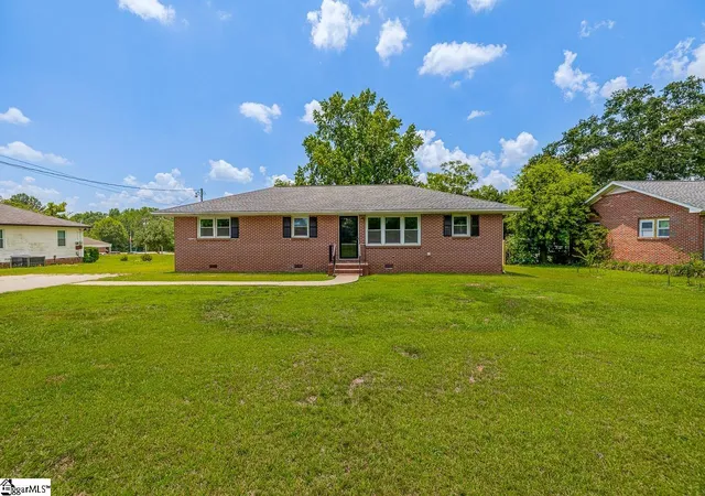 Photo 2 of Single family home for sale at 400 Mcabee Rd, Roebuck, SC 29376 | MLS# 1600866 | Listing updated on 2026-08-14