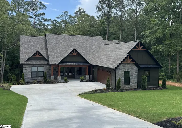 Homes for sale in Ninety Six, SC | 106 Polo Ct, Ninety Six, SC 29666 | MLS# 1583630