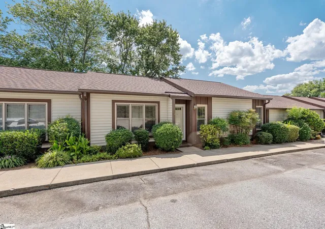 Listing Photo 2 - Condo for sale in building located at 3210 Bethel Rd, Simpsonville, SC 29681 - Unit #Unit 62