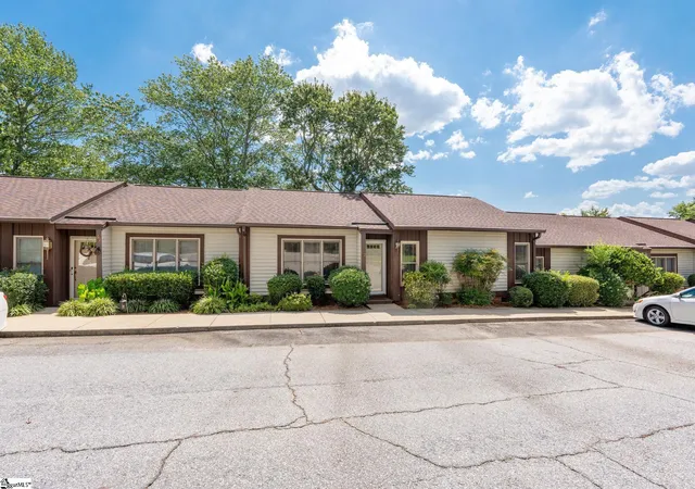 Listing Photo 3 - Condo for sale in building located at 3210 Bethel Rd, Simpsonville, SC 29681 - Unit #Unit 62
