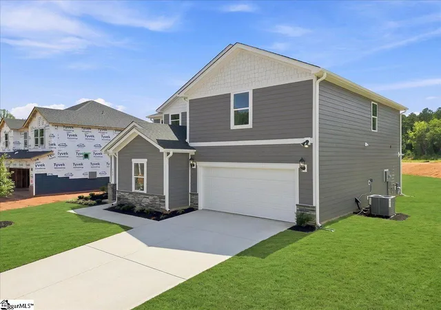 Photo 3 of Single family home for sale at 102 Swan Grove Trl, Fountain Inn, SC 29644 | MLS# 1598779 | Listing updated on 2026-09-10
