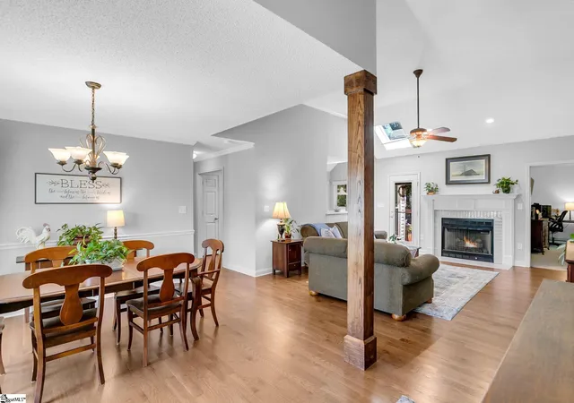 Photo 4 of Single family home for sale at 6 Kingsbury Wy, Greenville, SC 29617 | MLS# 1598546 | Listing updated on 2026-08-18