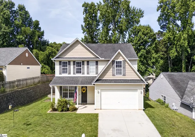 Photo 2 of Single family home for sale at 6 Red Shirt Ct, Greer, SC 29651 | MLS# 1594165 | Listing updated on 2026-09-09