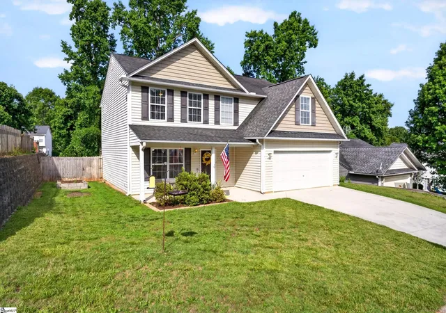 Photo 3 of Single family home for sale at 6 Red Shirt Ct, Greer, SC 29651 | MLS# 1594165 | Listing updated on 2026-09-09