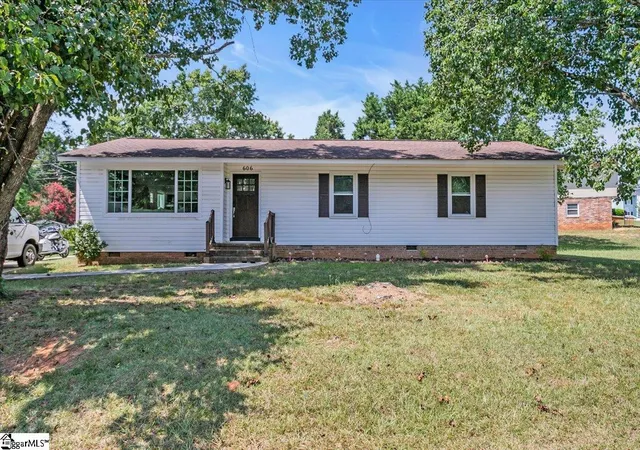 Homes for sale in Simpsonville, SC | 606 Davenport Rd, Simpsonville, SC 29680 | MLS# 1582369