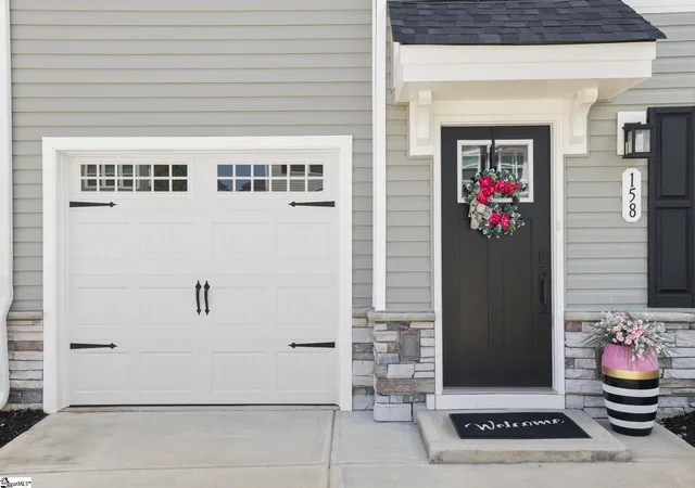 Photo 2 of Townhouse for sale at 158 Rhodell Ln, Greenville, SC 29605 | MLS# 1601591 | Listing updated on 2026-08-28