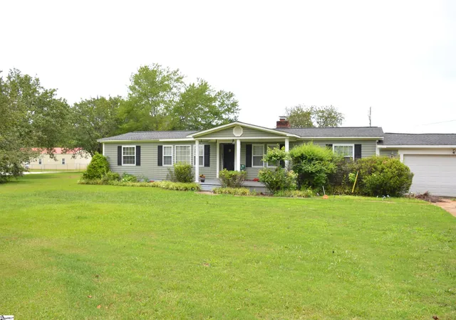 Photo 2 of Single family home for sale at 733 Brockman Mcclimon Rd, Greer, SC 29651 | MLS# 1596910 | Listing updated on 2026-07-08