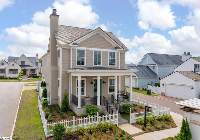 Photo 1 of Single family home for sale at 2 Belgard Dr, Greenville, SC 29615 | MLS# 1577944 | Listing updated on 2026-08-29