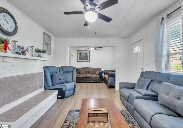 Photo 3 of Single family home for sale at 121 Fox Dr, Spartanburg, SC 29302 | MLS# 1601937 | Listing updated on 2026-08-26