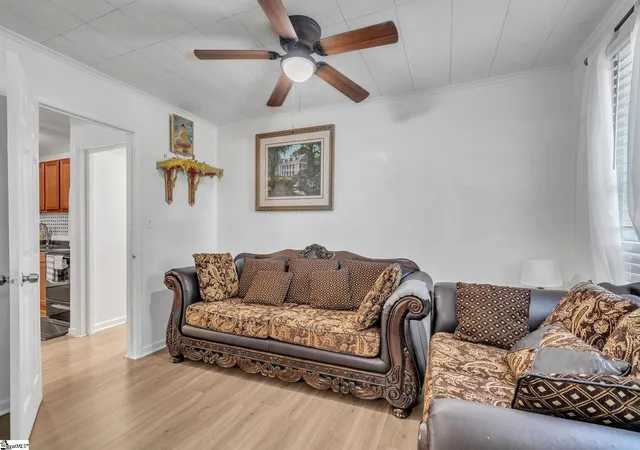 Photo 4 of Single family home for sale at 121 Fox Dr, Spartanburg, SC 29302 | MLS# 1601937 | Listing updated on 2026-08-26