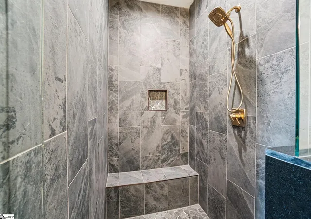 Photo 4 of Single family home for sale at 44 Village Crest Dr, Greenville, SC 29607 | MLS# 1588409 | Listing updated on 2026-08-06