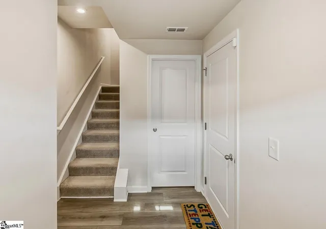Photo 3 of Townhouse for sale at 16 Verdant Leaf Wy, Greenville, SC 29617 | MLS# 1593635 | Listing updated on 2026-09-17
