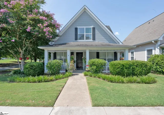Photo 1 of Single family home for sale at 18 Fleming St, Greenville, SC 29607 | MLS# 1600914 | Listing updated on 2026-09-21