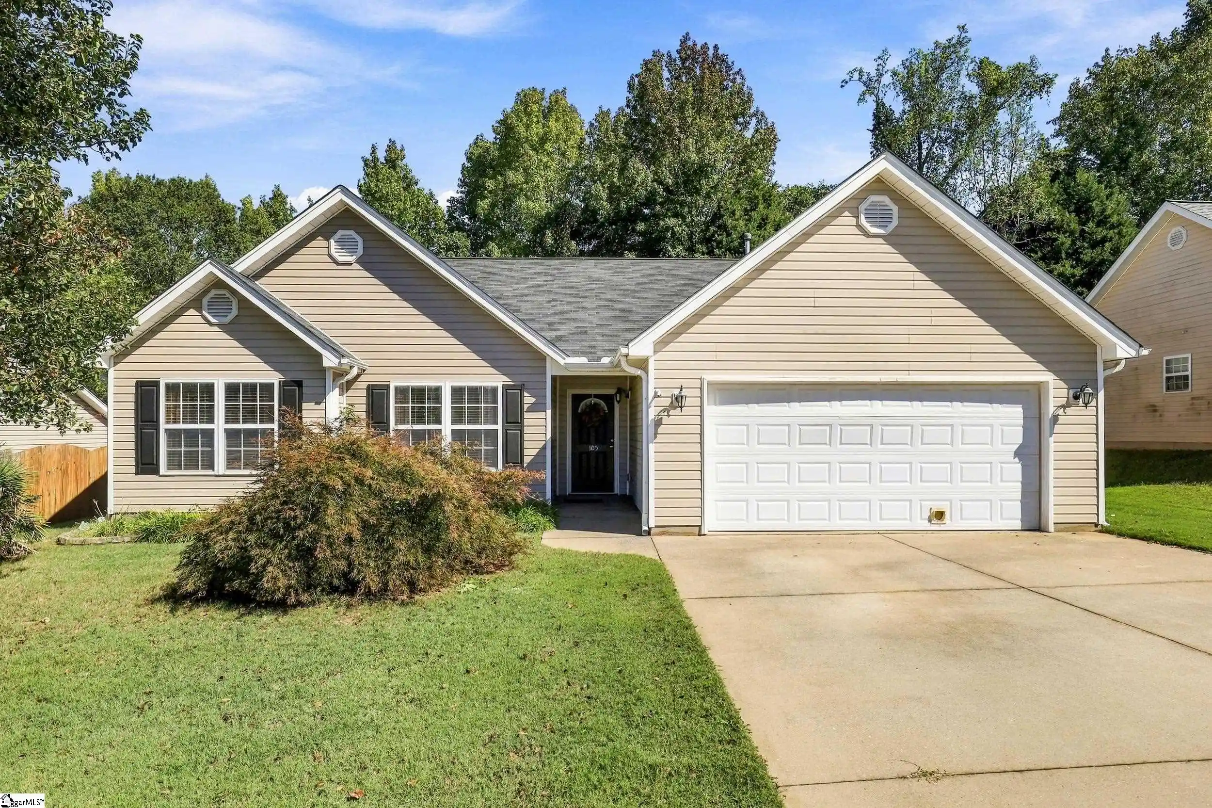 Photo 1 of Single family home for sale at 105 Sturgeon Bay Dr, Taylors, SC 29687 | MLS# 1607240 | Listing updated on 2026-10-21