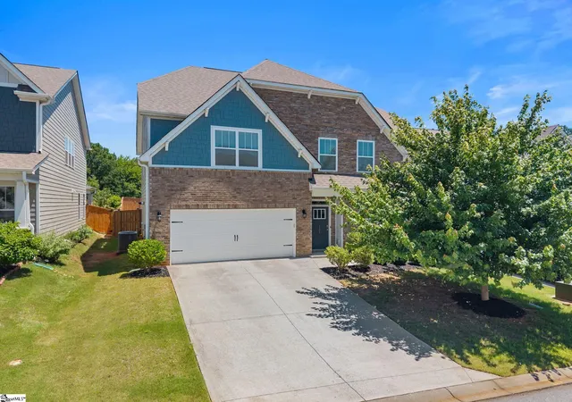 Photo 2 of Single family home for sale at 151 Pelham Glen Wy, Greer, SC 29651 | MLS# 1594394 | Listing updated on 2026-09-08
