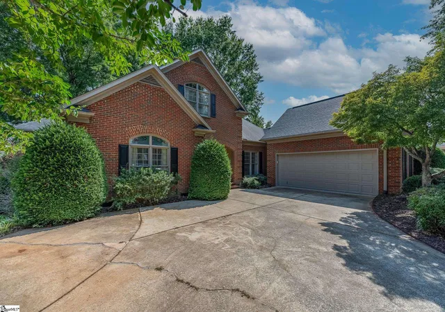 Photo 2 of Single family home for sale at 9 March Winds Ct, Greer, SC 29650 | MLS# 1600960 | Listing updated on 2026-09-10