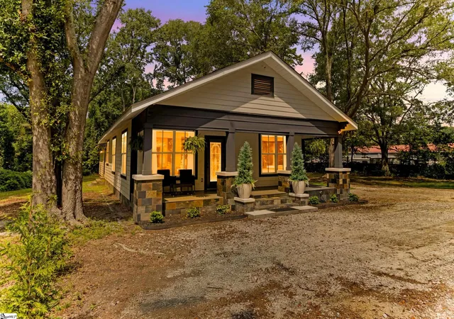 Single family home for sale at 900 Irwin Ave, Spartanburg, SC 29306 | MLS# 1601715