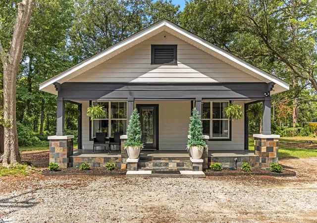 Photo 2 of Single family home for sale at 900 Irwin Ave, Spartanburg, SC 29306 | MLS# 1601715 | Listing updated on 2026-09-21