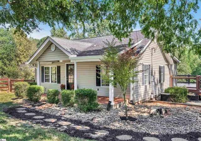 Photo 3 of Single family home for sale at 3513 Old Easley Bridge Rd, Greenville, SC 29611 | MLS# 1602136 | Listing updated on 2026-09-14
