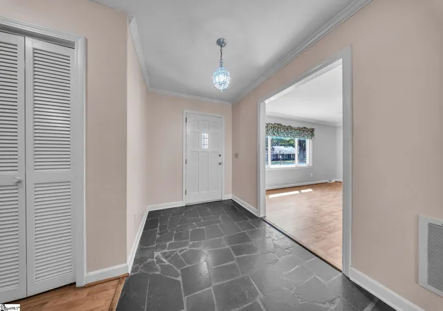 Photo 3 of Single family home for sale at 207 Donington Dr, Greenville, SC 29615 | MLS# 1602225 | Listing updated on 2026-08-29