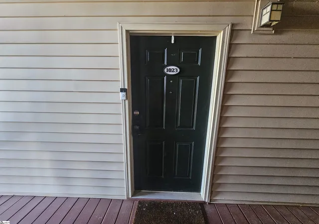 Photo 3 of Condo for sale at 1023 Harts Cove Wy, Seneca, SC 29678 | MLS# 1584289 | Listing updated on 2026-09-07