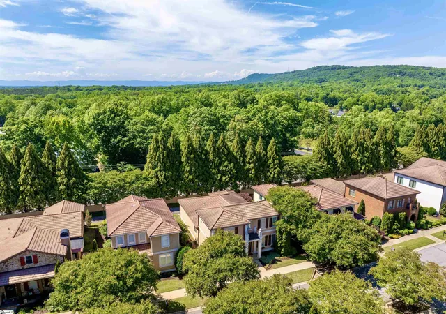 Photo 2 of Single family home for sale at 8 Arezzo Dr, Greenville, SC 29609 | MLS# 1598147 | Listing updated on 2026-08-02