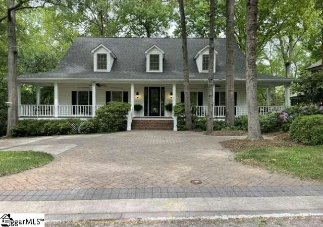 Photo 1 of Sale Pending at 102 Laurel Oak Trl, Simpsonville, SC 29681 | MLS# 1597864 | Listing updated on 2026-10-01