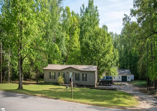 Photo 1 of Manufactured home for sale at 176 Woodside Rd, Simpsonville, SC 29680 | MLS# 1589465 | Listing updated on 2026-06-04