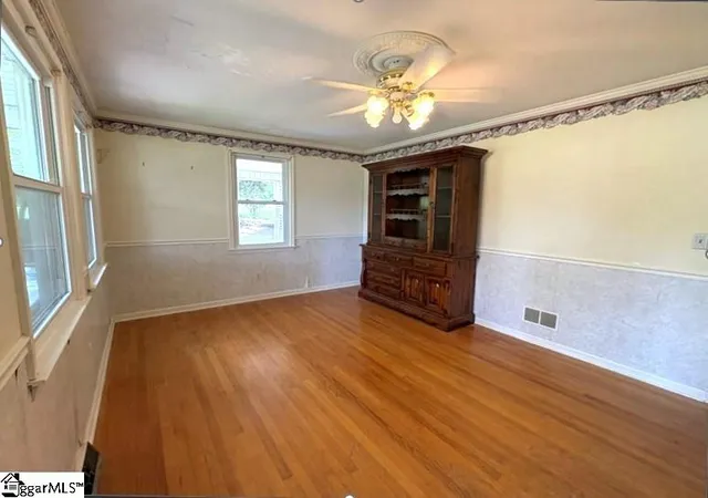 Photo 3 of Sale Pending at 204 Sycamore Dr, Mauldin, SC 29662 | MLS# 1601754 | Listing updated on 2026-09-10