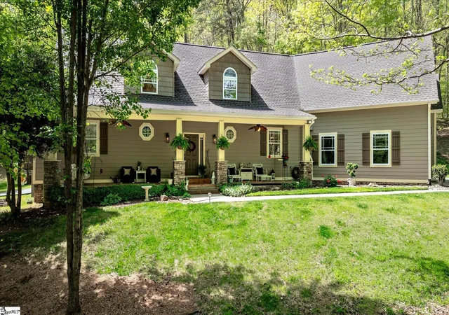 Photo 3 of Single family home for sale at 120 Hungate Dr, Travelers Rest, SC 29690 | MLS# 1589910 | Listing updated on 2026-05-20