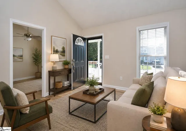 Photo 3 of Single family home for sale at 8 Montvale Dr, Simpsonville, SC 29681 | MLS# 1598328 | Listing updated on 2026-09-23