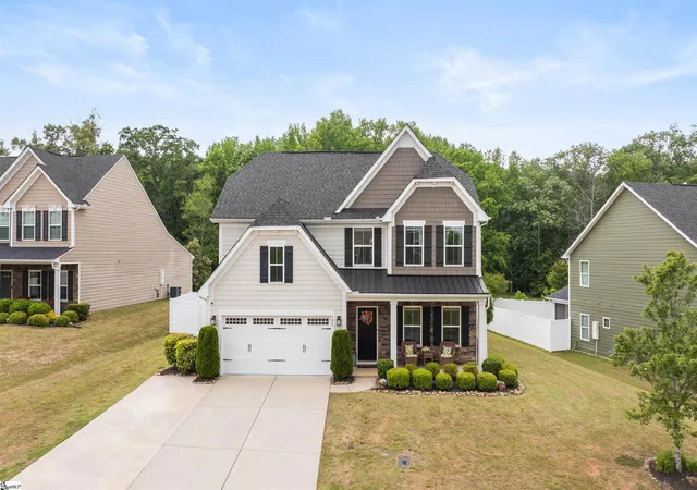 Photo 1 of Single family home for sale at 102 Mohegan Wy, Greenville, SC 29607 | MLS# 1590832 | Listing updated on 2026-08-04