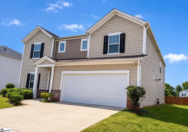 Photo 2 of Single family home for sale at 18 Larson Dr, Simpsonville, SC 29681 | MLS# 1601029 | Listing updated on 2026-09-12