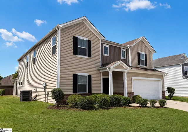 Photo 3 of Single family home for sale at 18 Larson Dr, Simpsonville, SC 29681 | MLS# 1601029 | Listing updated on 2026-09-12