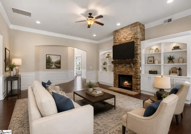 Photo 2 of Single family home for sale at 239 Tuxedo Ln, Greer, SC 29651 | MLS# 1598220 | Listing updated on 2026-08-28